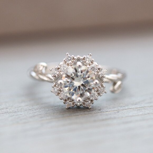 Jewelry - S925 1ct Clear Moissanite Diamond Sunflower Style Engagement Ring Sterling Silve